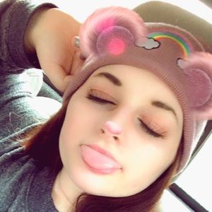 Meet your Posher, Shelbi